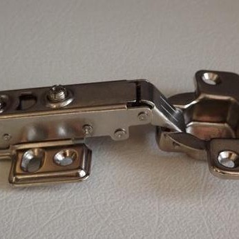 IVENTO K-15 Soft-close clip-on hinge full overlay 05L.140.01 - Hinges IVENTO K-15 Soft-close clip-on hinge full overlay Hinges